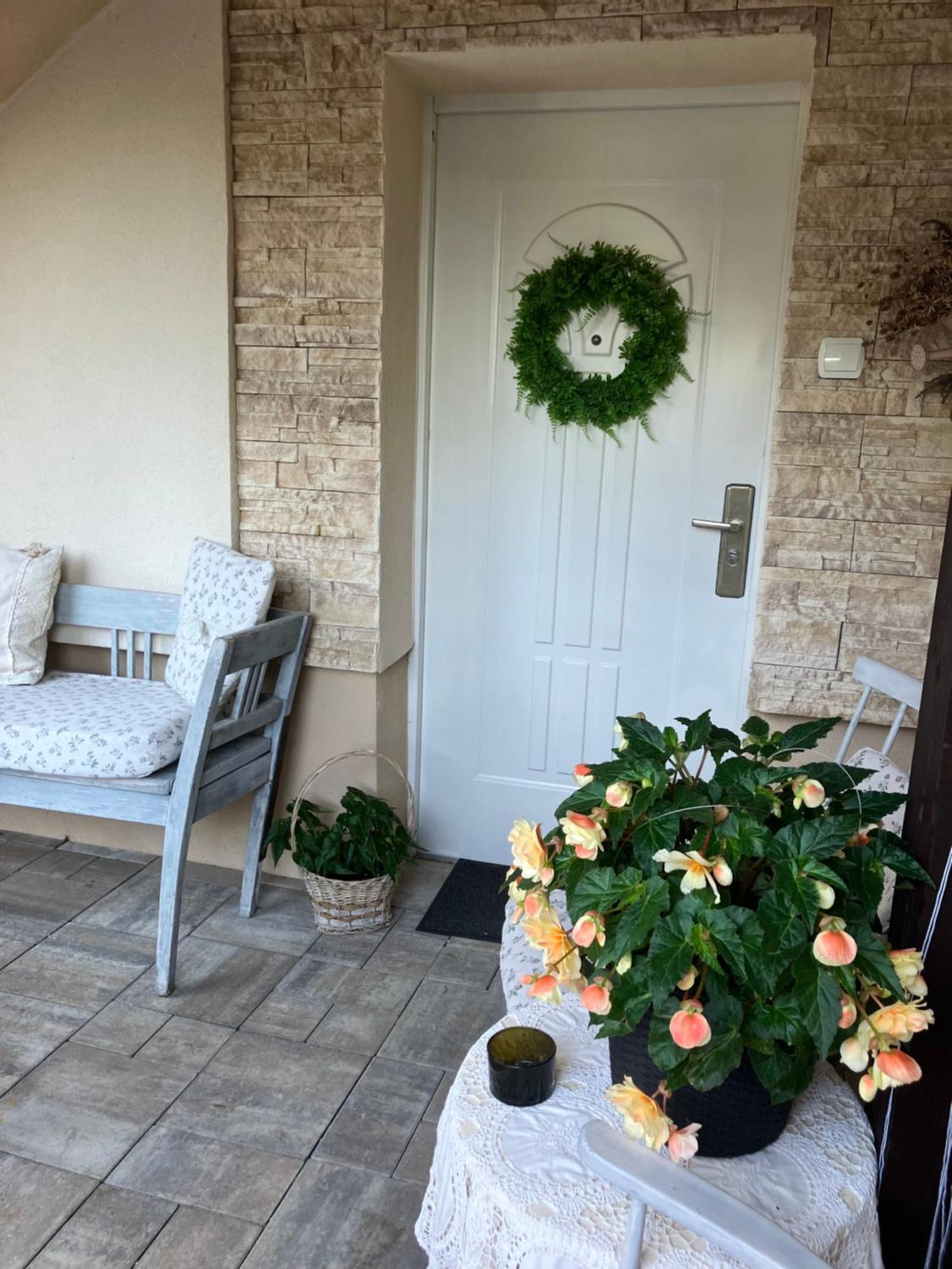 Apartman Karin Huty Exterior photo